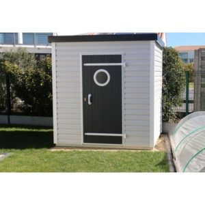 Abri de jardin DACRI ALPINIA – 3,72 m² en PVC avec toit plat, livré monté sur châssis métallique mobile