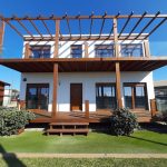 Maison modulaire moderne T4 – 171 m² – 4 chambres, 3 salles de bain, terrasse bois – Design ouvert & lumineux