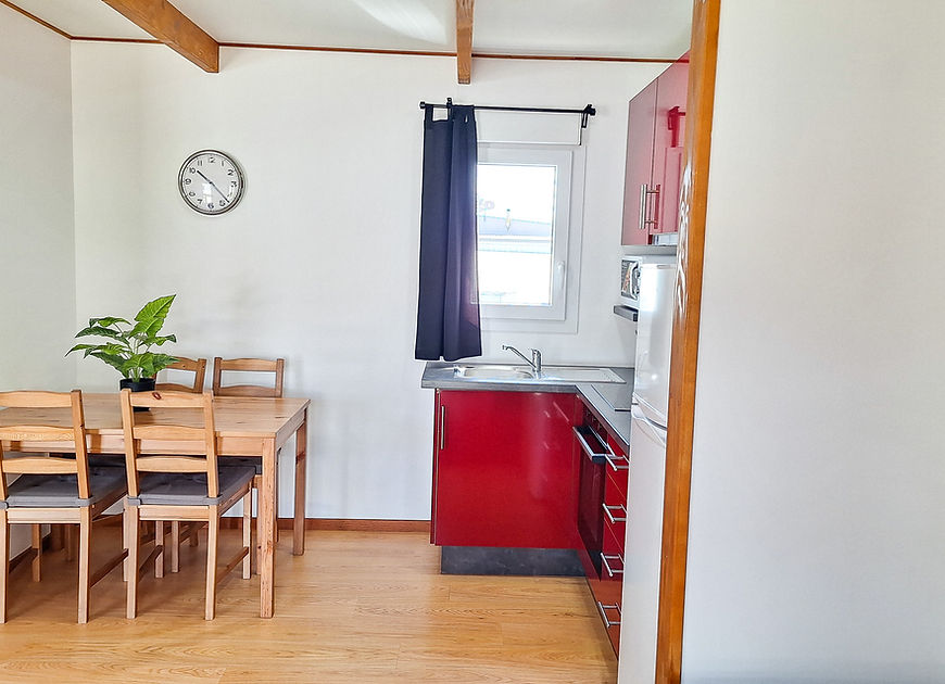 Maison mobile T2 de 54 m² – 2 chambres, style traditionnel avec terrasse bois – Image 10