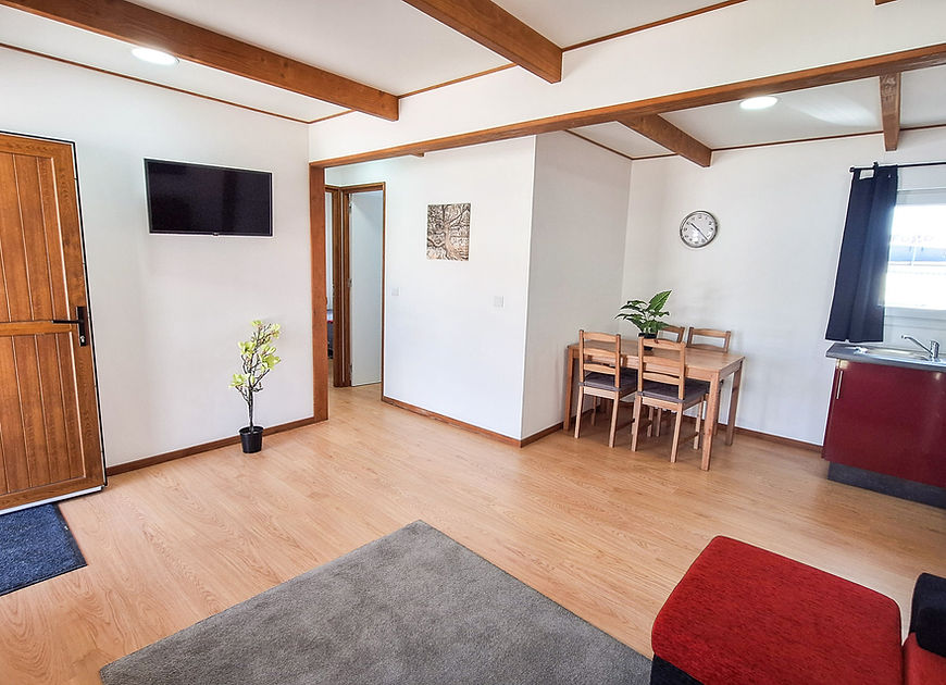Maison mobile T2 de 54 m² – 2 chambres, style traditionnel avec terrasse bois – Image 8
